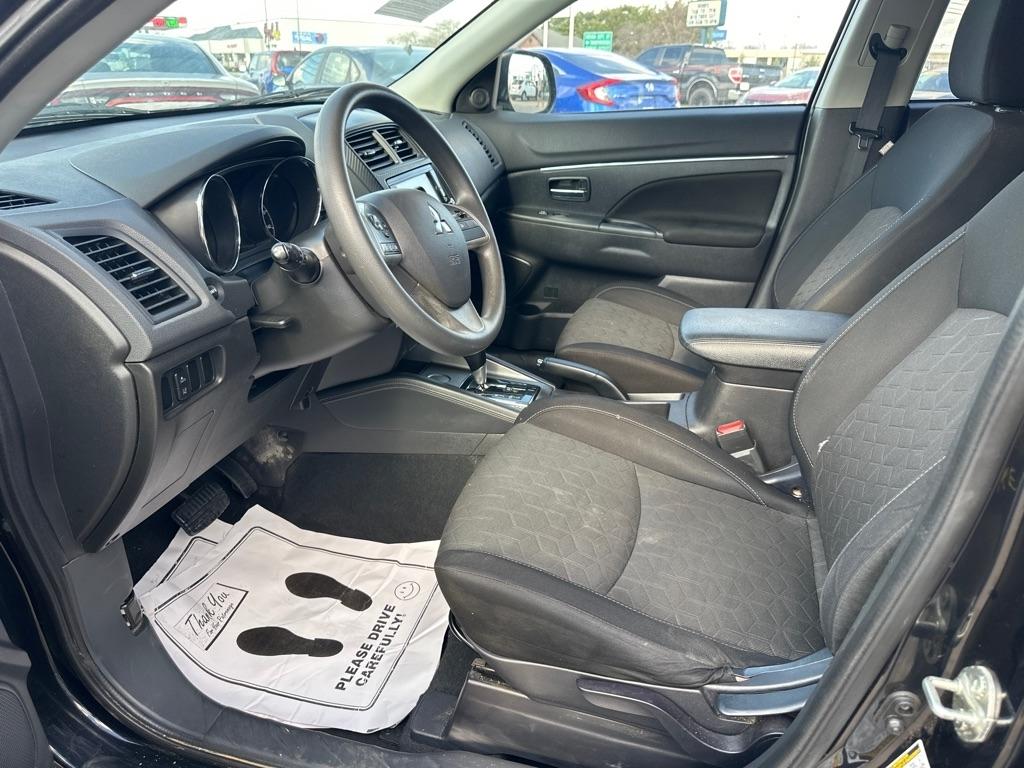 Mitsubishi Outlander Sport  2021