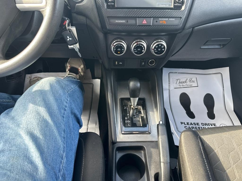 Mitsubishi Outlander Sport  2021