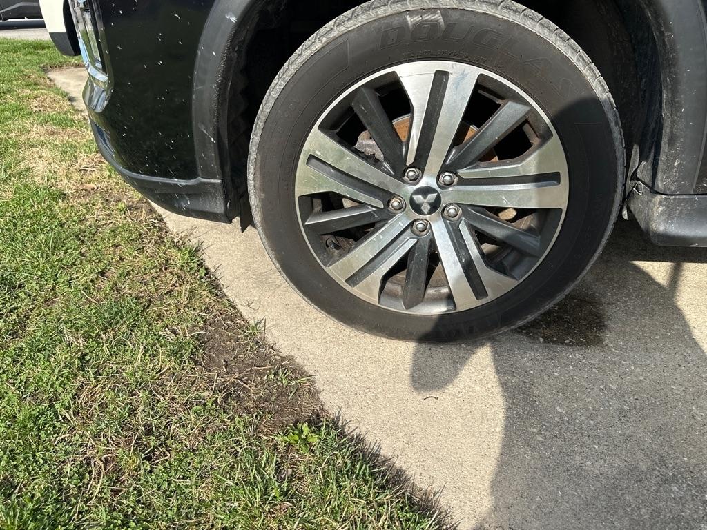 Mitsubishi Outlander Sport  2021