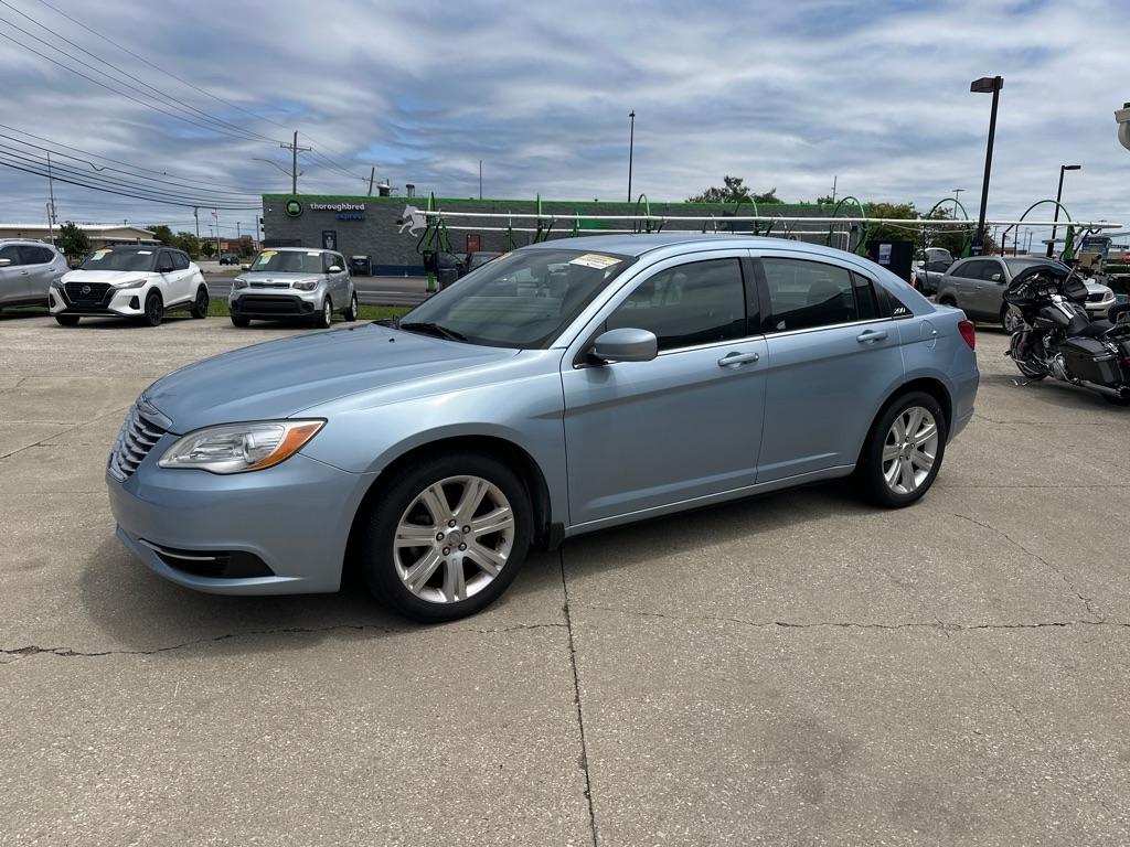 Chrysler 200  2012