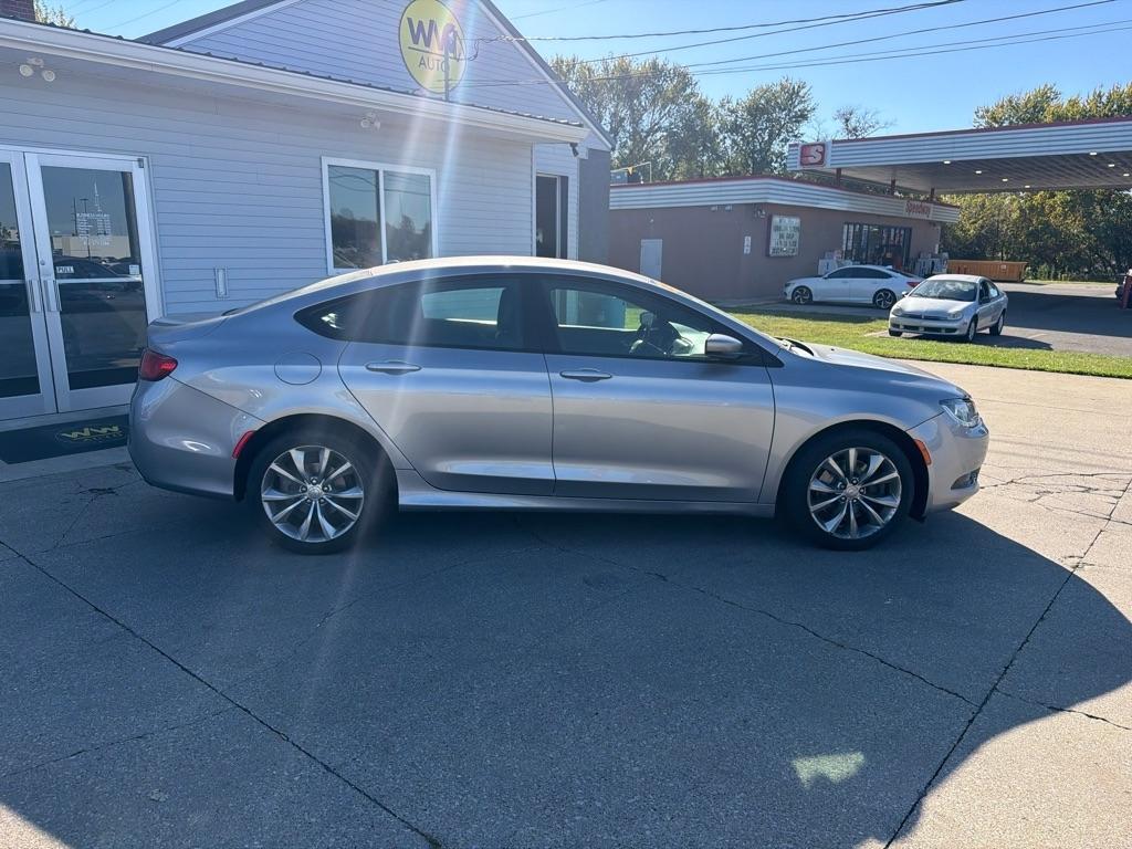 Chrysler 200  2015