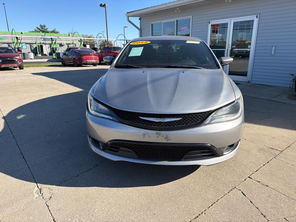 Chrysler 200  2015