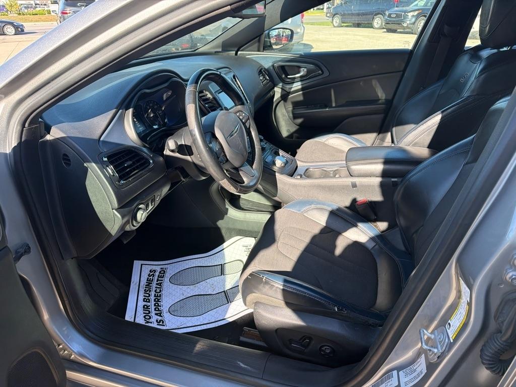 Chrysler 200  2015