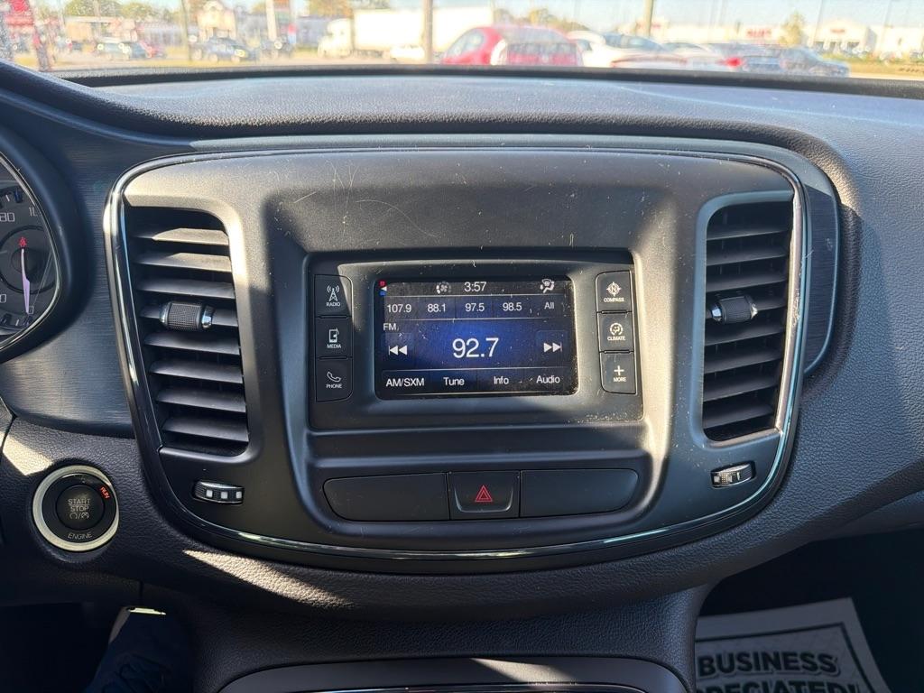 Chrysler 200  2015