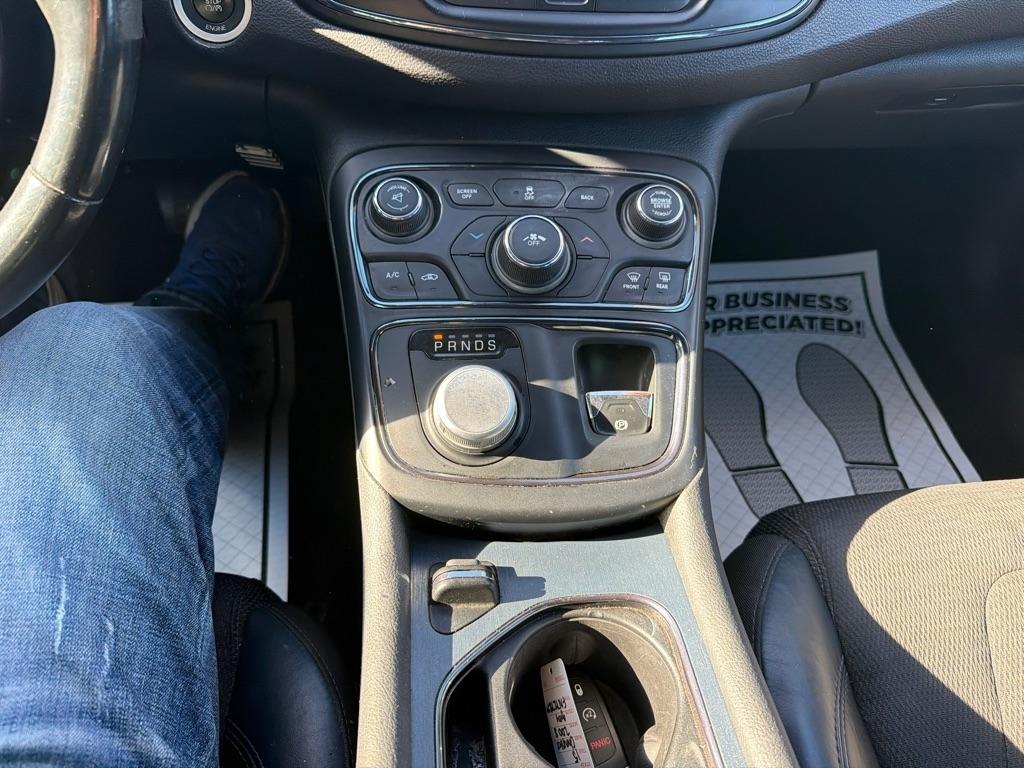 Chrysler 200  2015