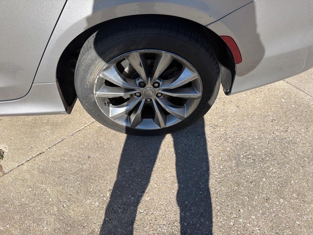 Chrysler 200  2015