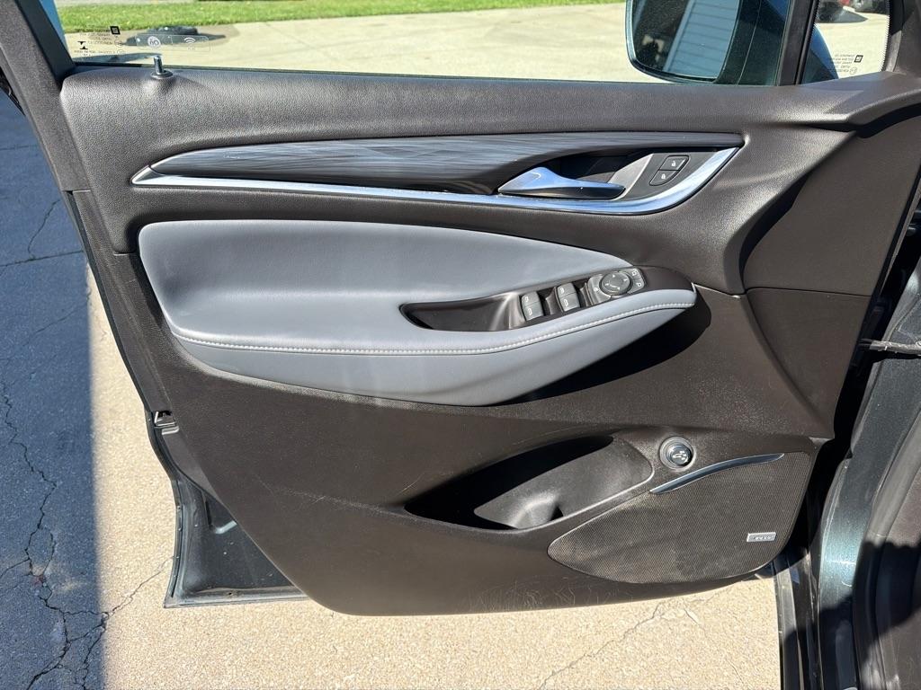 Buick Enclave  2020