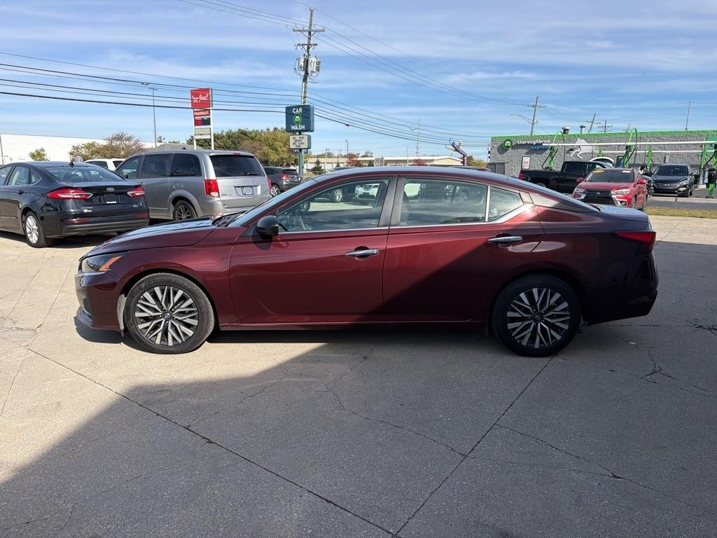 Nissan Altima  2024