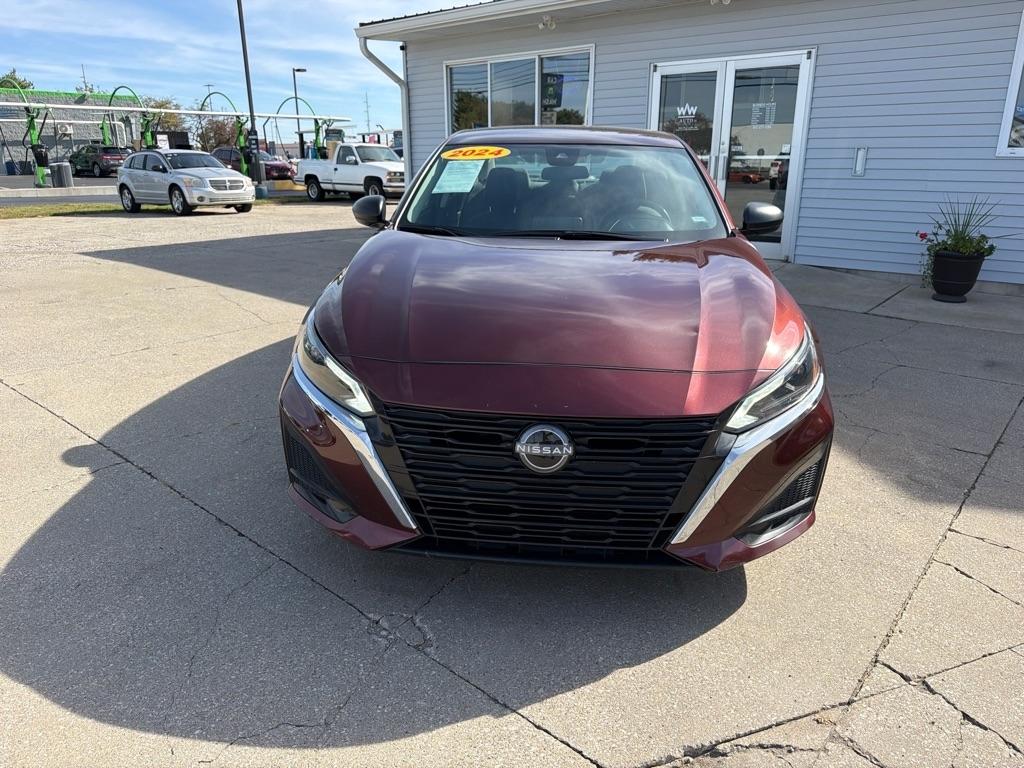 Nissan Altima  2024