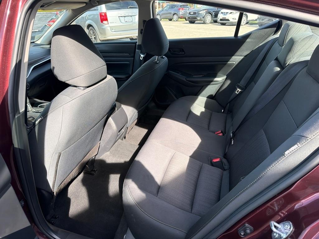 Nissan Altima  2024