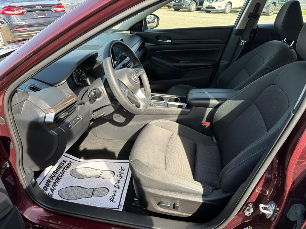 Nissan Altima  2024