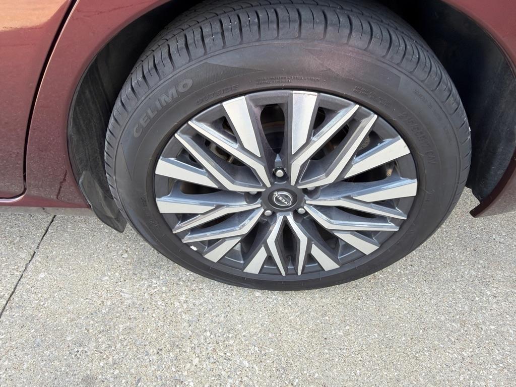 Nissan Altima  2024