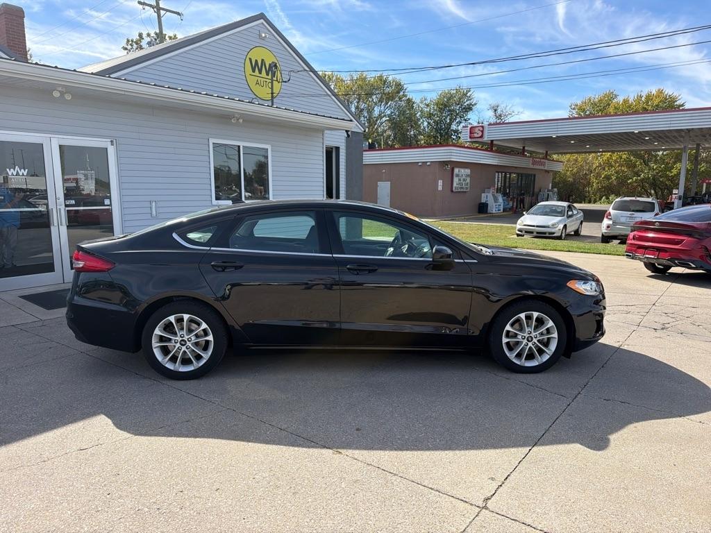 Ford Fusion Hybrid  2020
