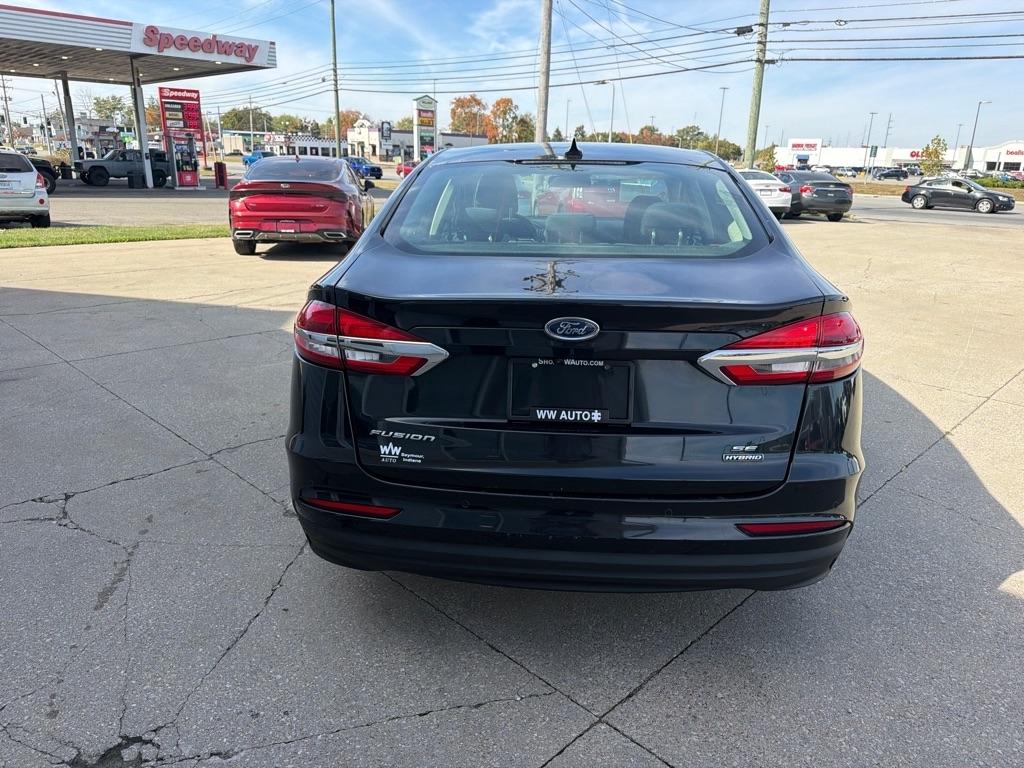 Ford Fusion Hybrid  2020