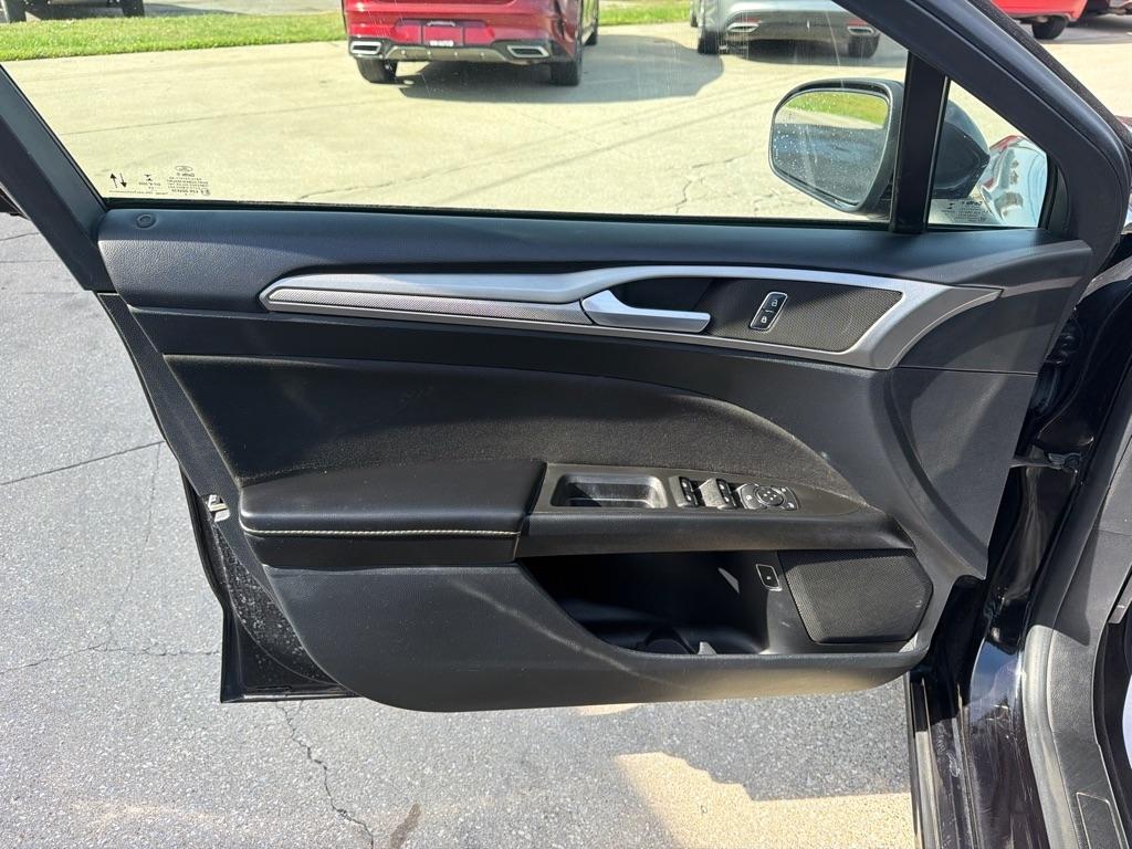 Ford Fusion Hybrid  2020