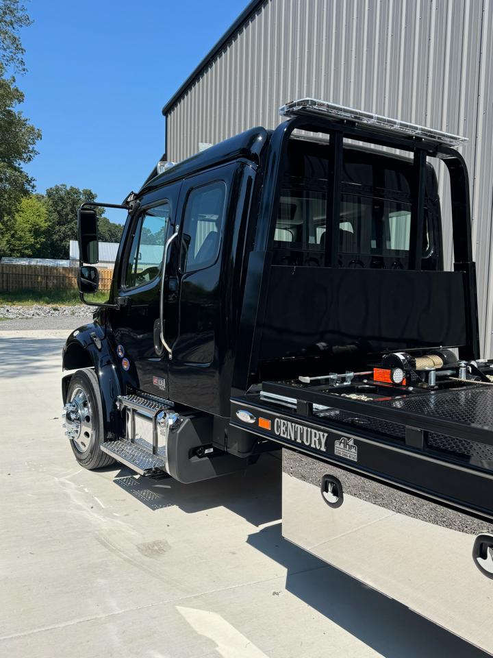 Freightliner M2  2026