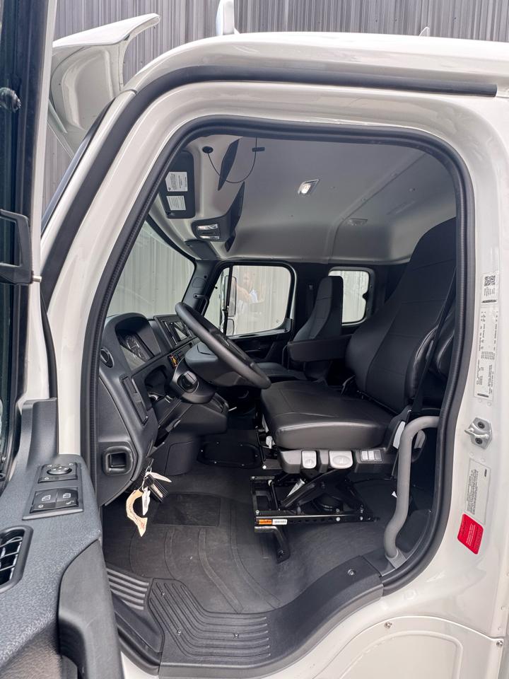 Freightliner M2  2026