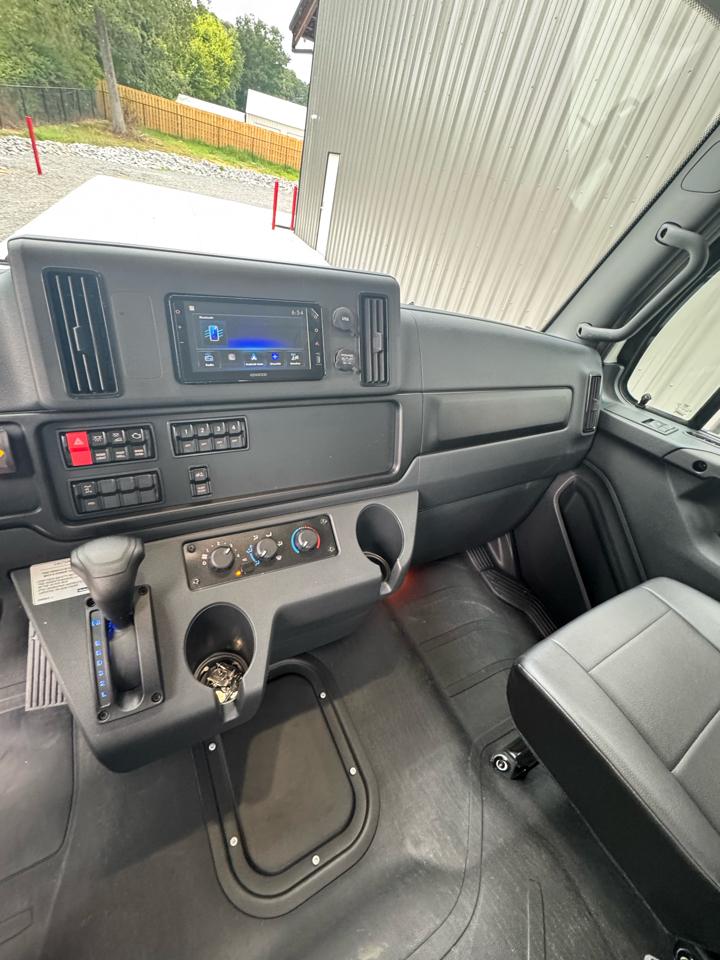 Freightliner M2  2026