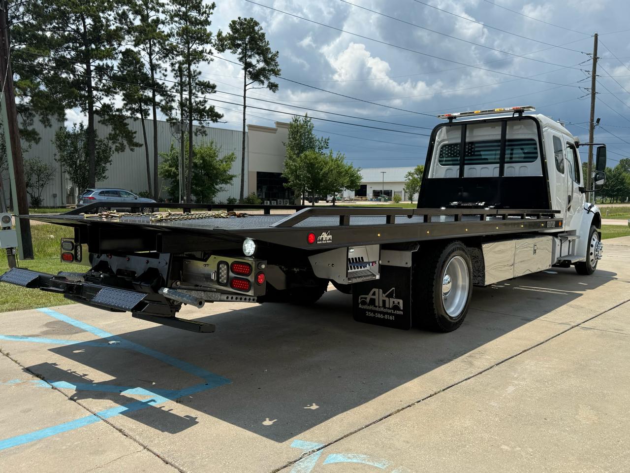 Freightliner M2  2024