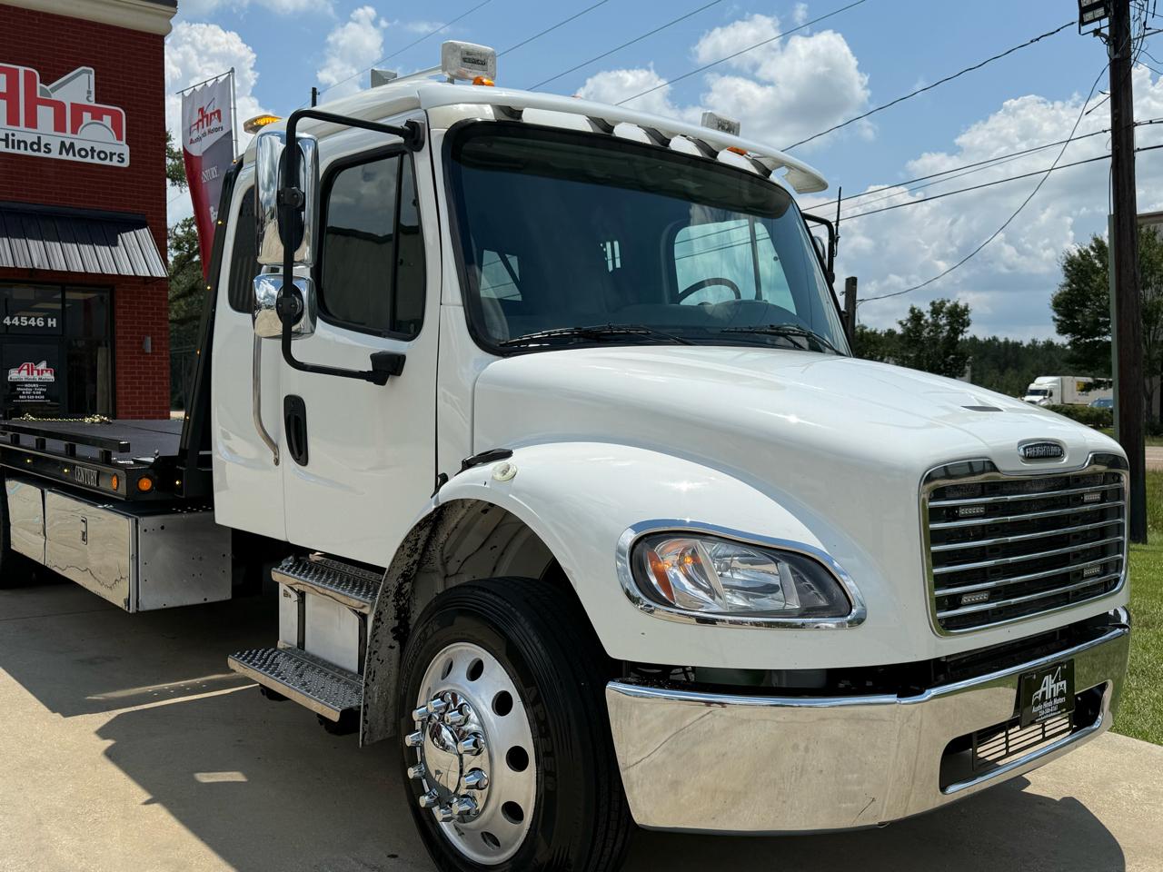 Freightliner M2  2024