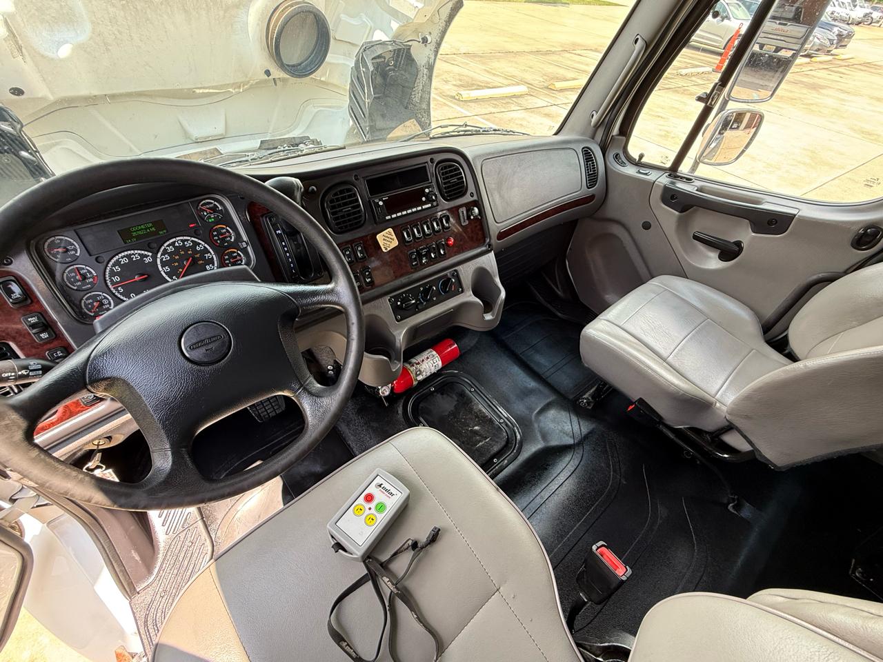 Freightliner M2  2024