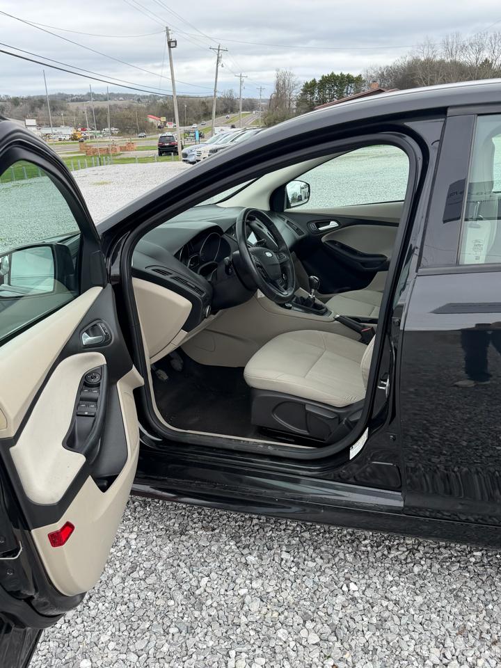 Ford Focus SE Sedan 2015