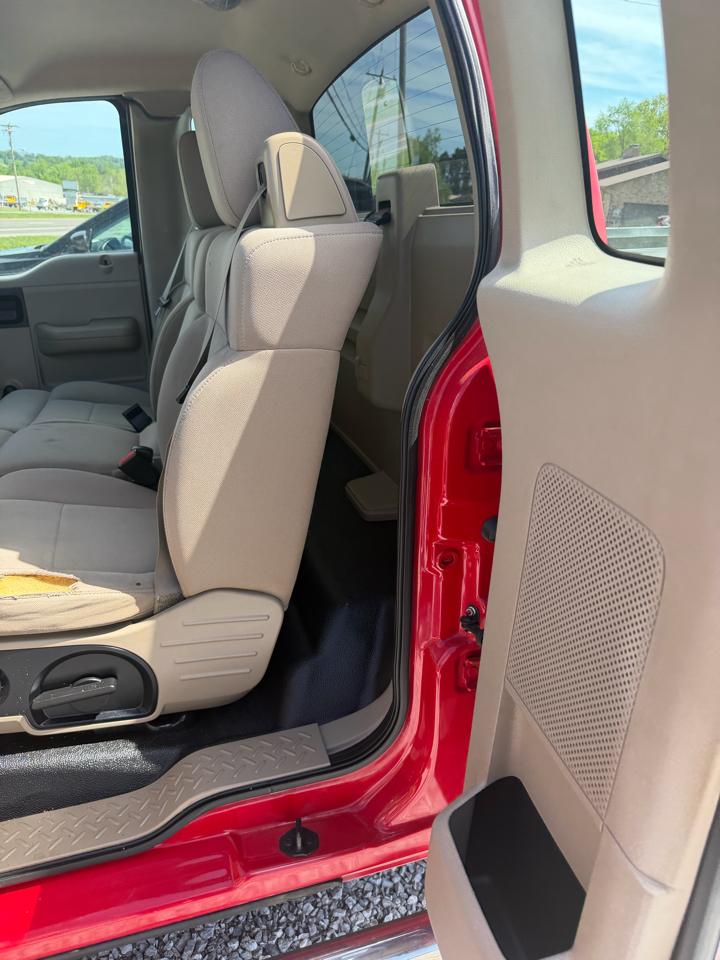 Ford F-150 STX 2WD 2005