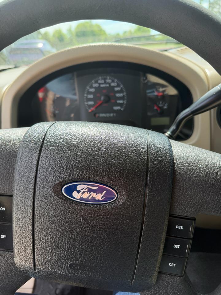 Ford F-150 STX 2WD 2005
