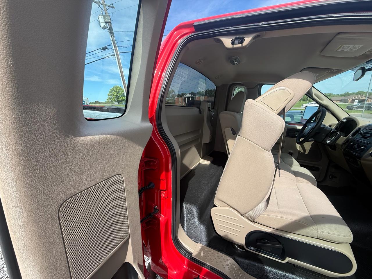 Ford F-150 STX 2WD 2005