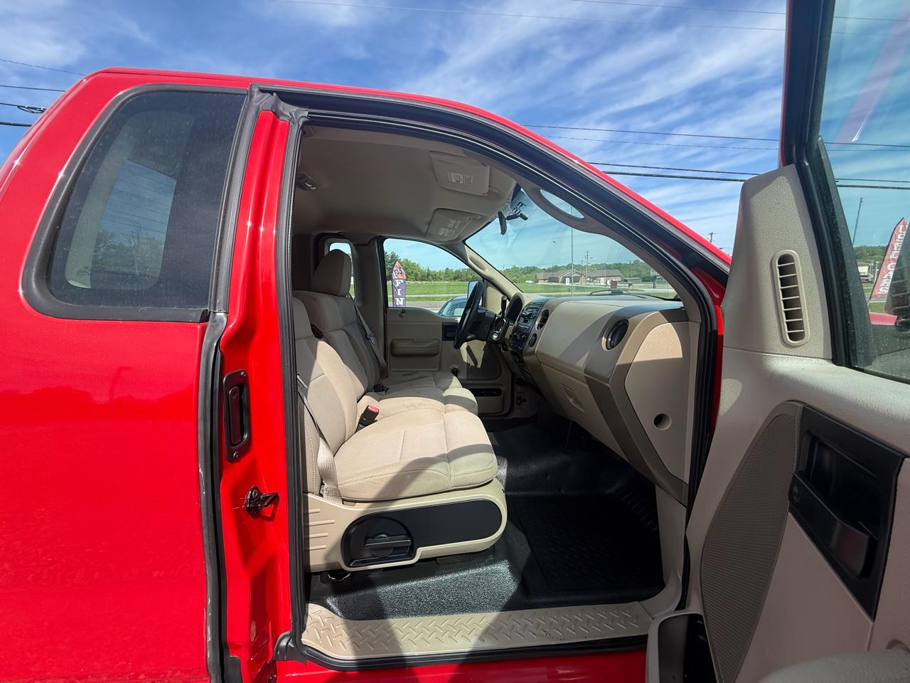 Ford F-150 STX 2WD 2005