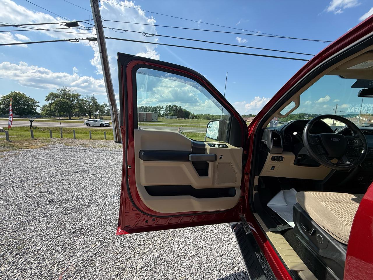 Ford F-150 SuperCrew 139" XLT 2017
