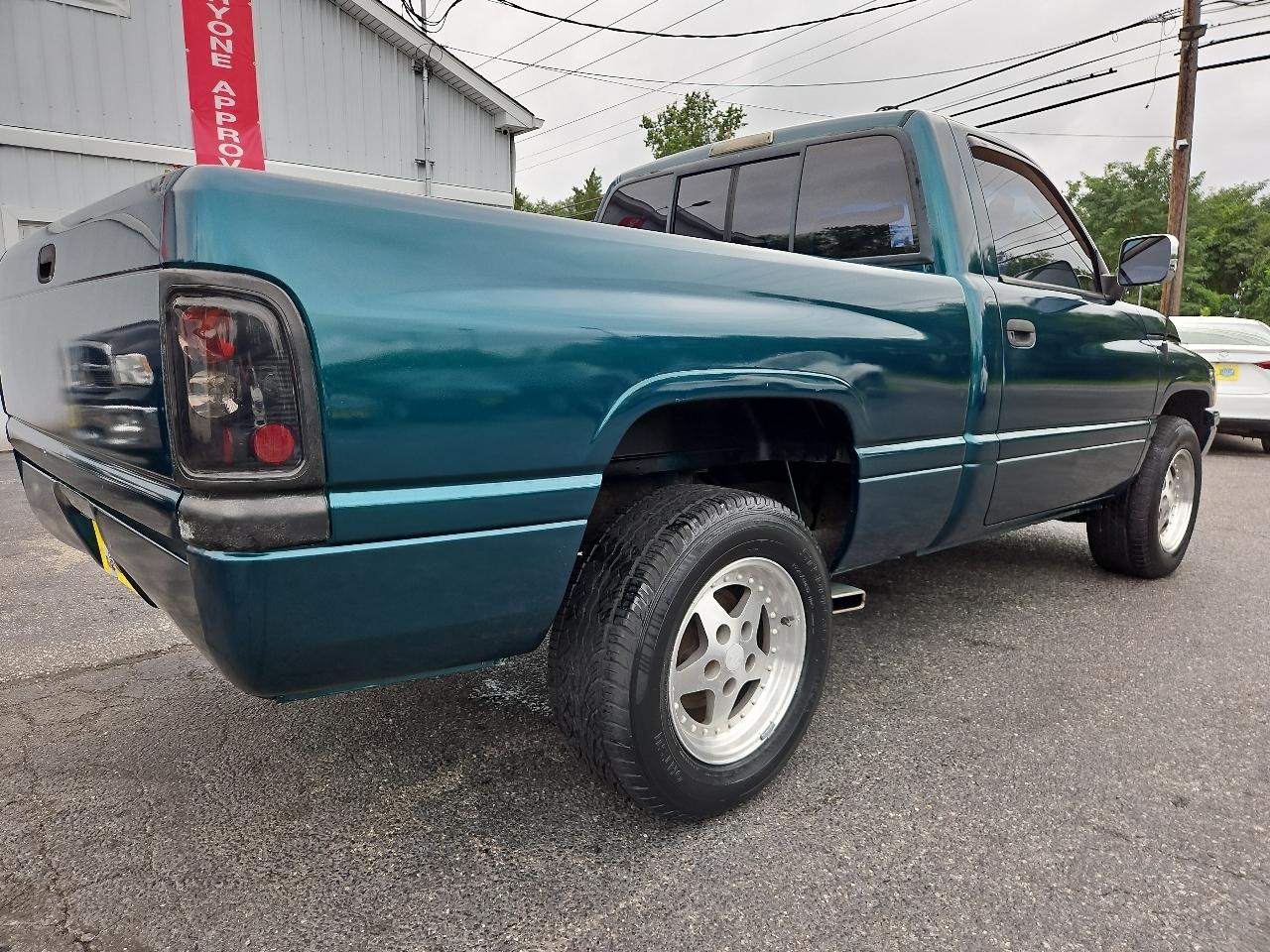 Dodge Ram 1500 WS Reg. Cab 6.5-ft. Bed 2WD 1997