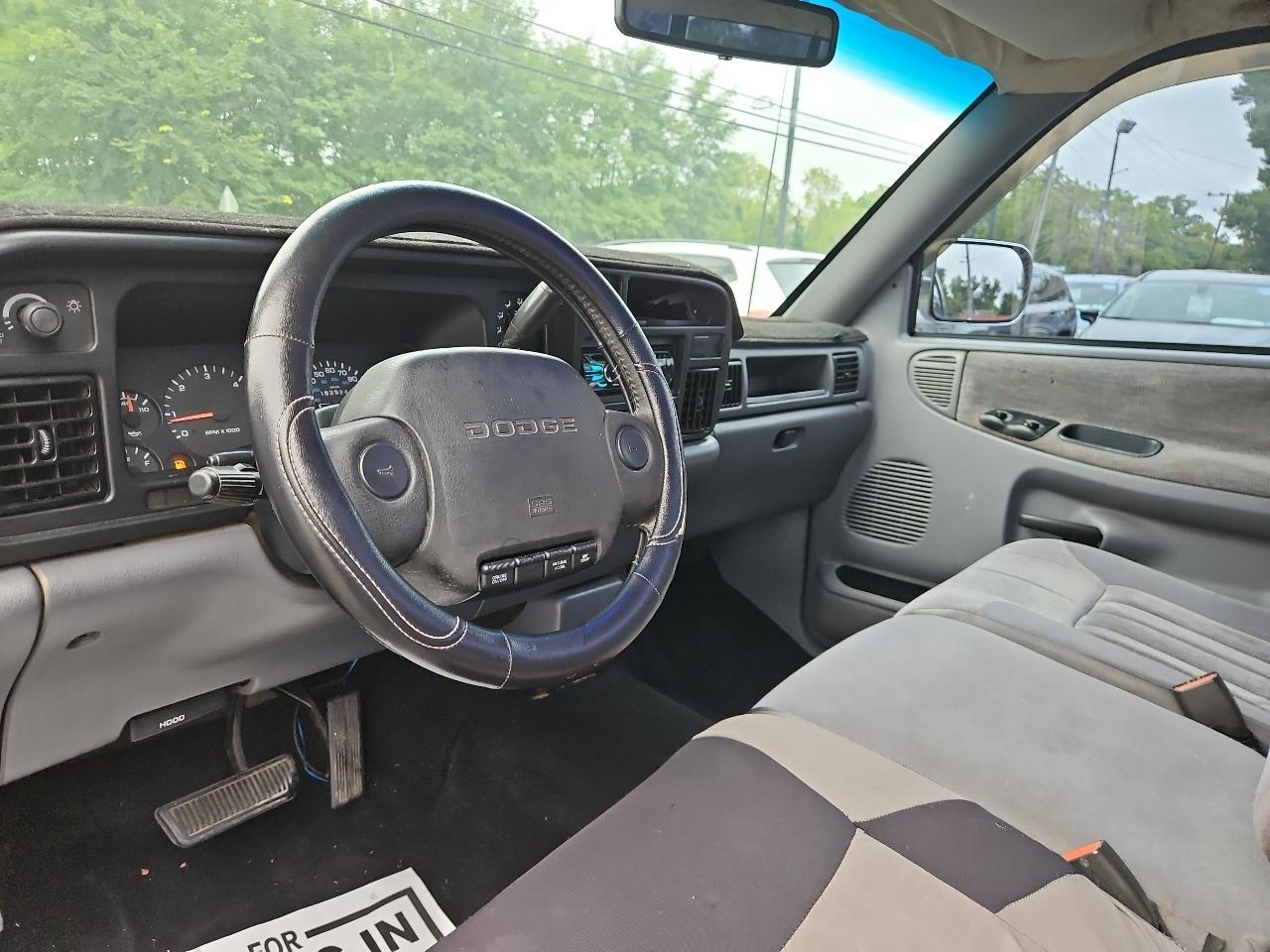 Dodge Ram 1500 WS Reg. Cab 6.5-ft. Bed 2WD 1997