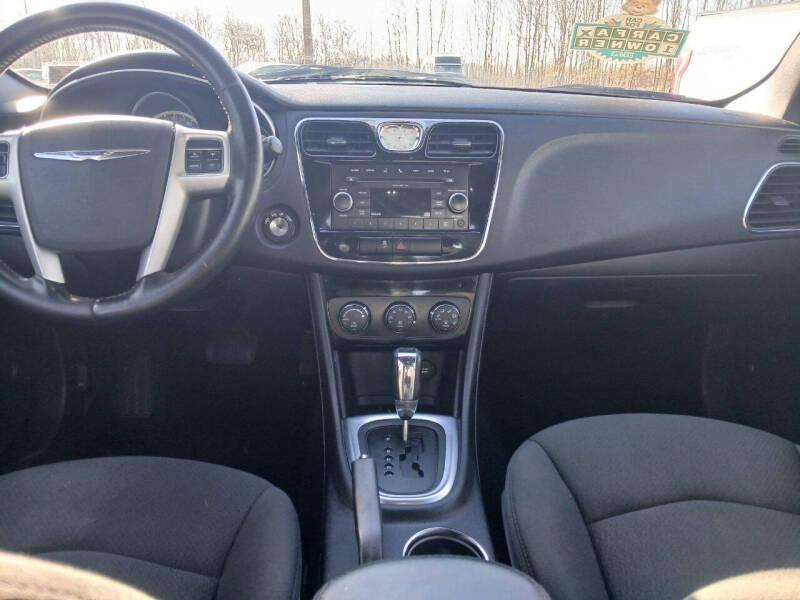 Chrysler 200 Touring 2011