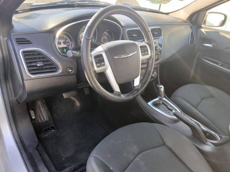 Chrysler 200 Touring 2011