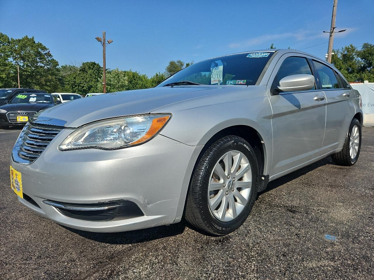 Chrysler 200 Touring 2011