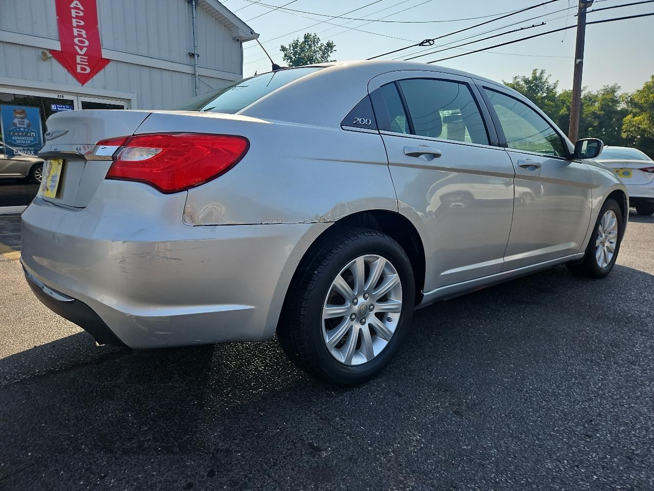 Chrysler 200 Touring 2011