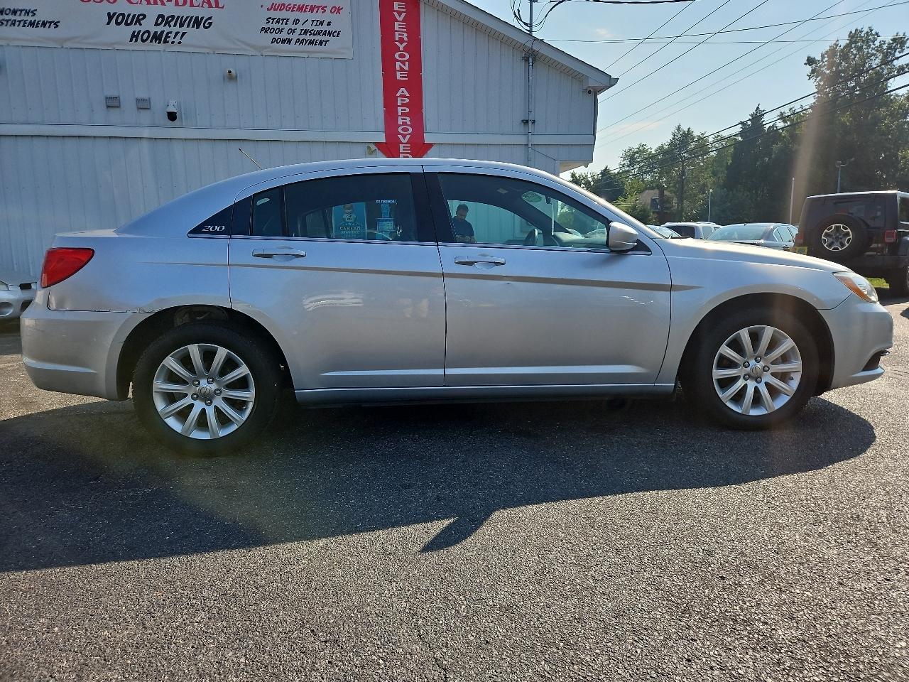 Chrysler 200 Touring 2011
