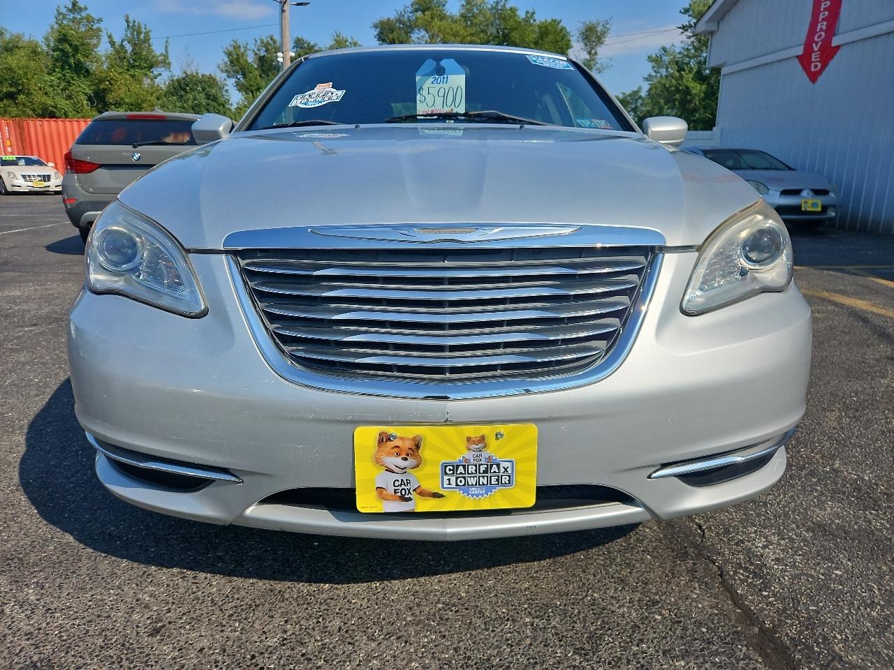Chrysler 200 Touring 2011