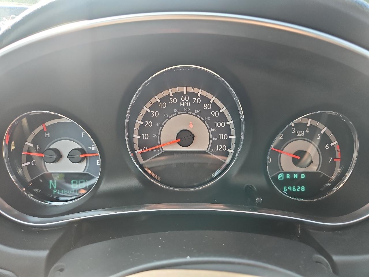 Chrysler 200 Touring 2011