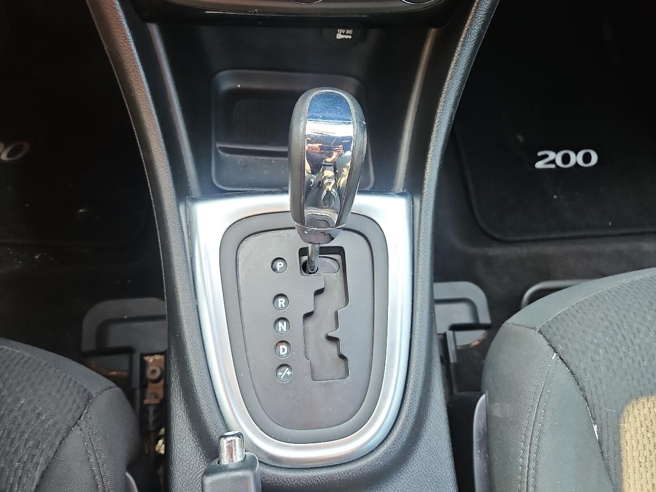 Chrysler 200 Touring 2011
