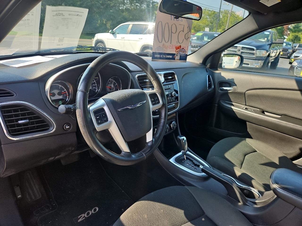 Chrysler 200 Touring 2011