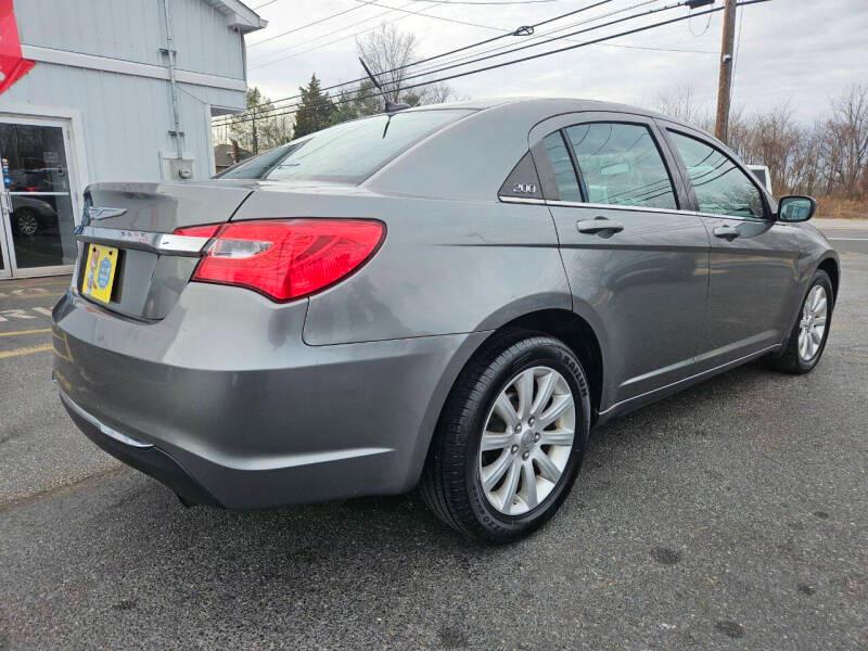 Chrysler 200 Touring 2012
