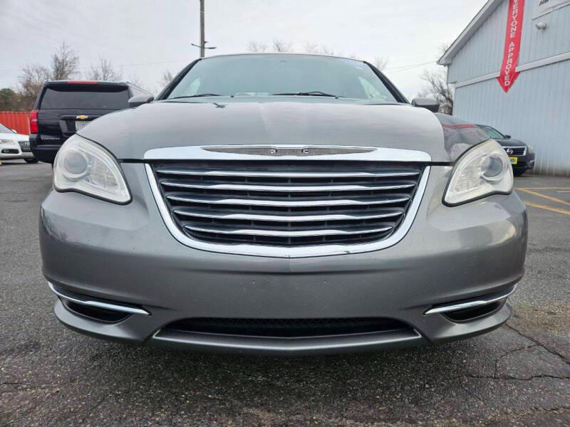 Chrysler 200 Touring 2012