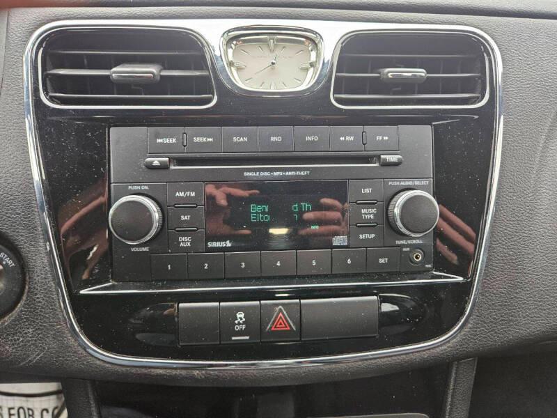 Chrysler 200 Touring 2012