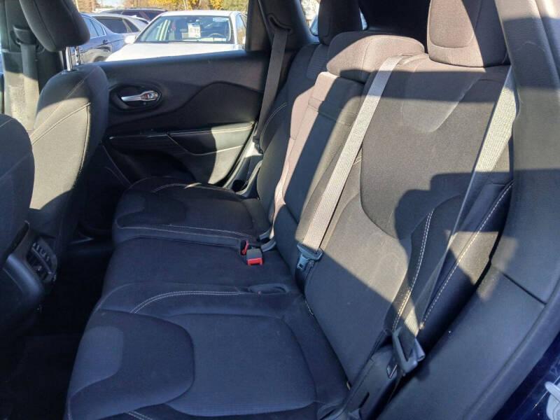 Jeep Cherokee Latitude FWD 2015