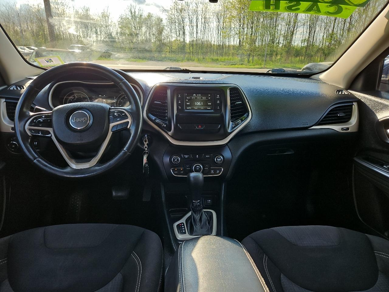 Jeep Cherokee Latitude FWD 2015