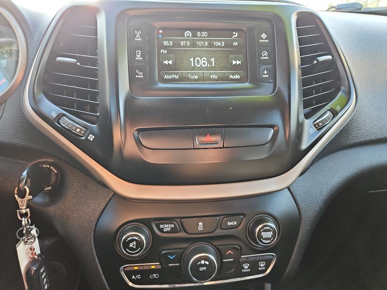 Jeep Cherokee Latitude FWD 2015