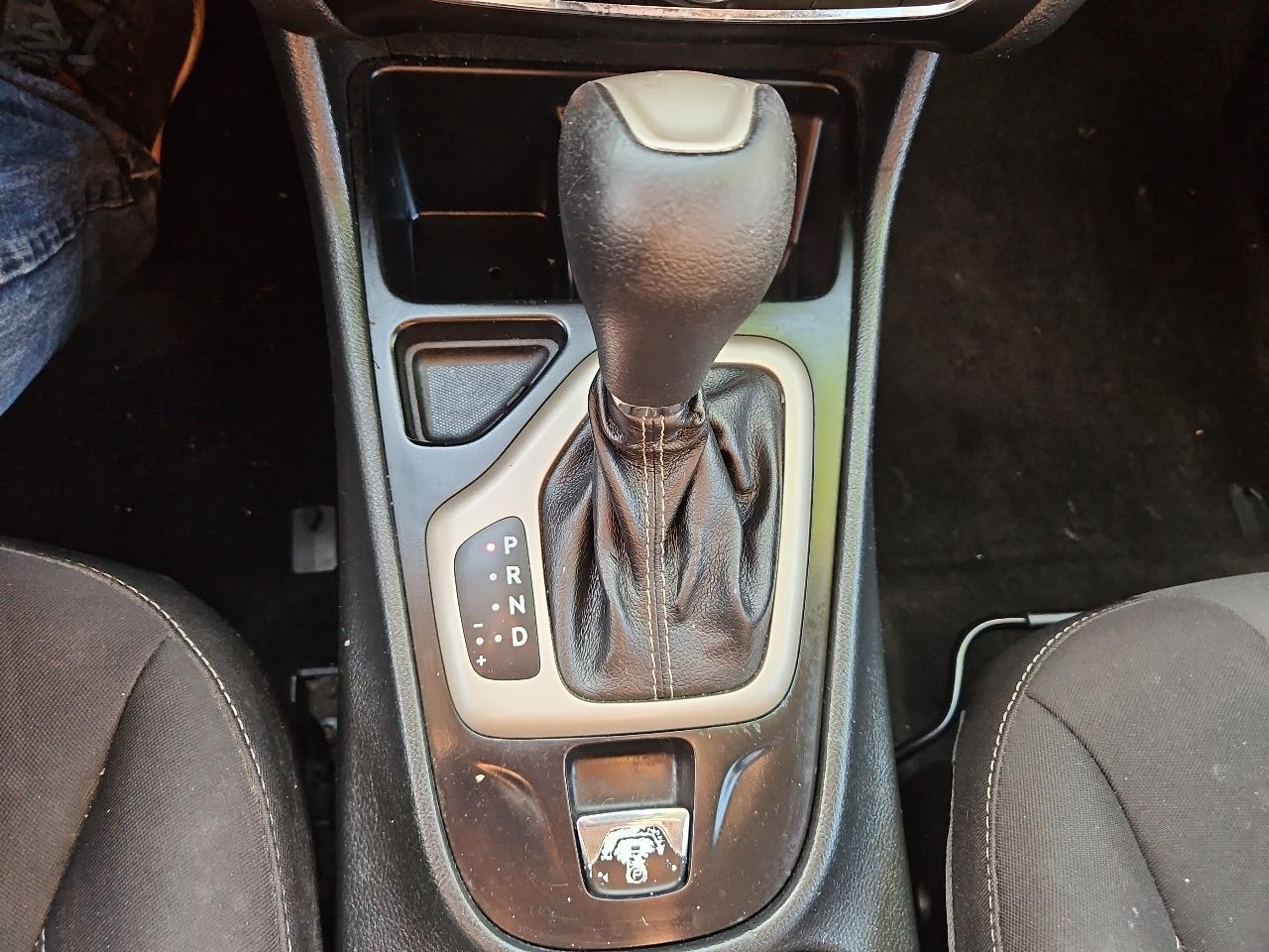 Jeep Cherokee Latitude FWD 2015