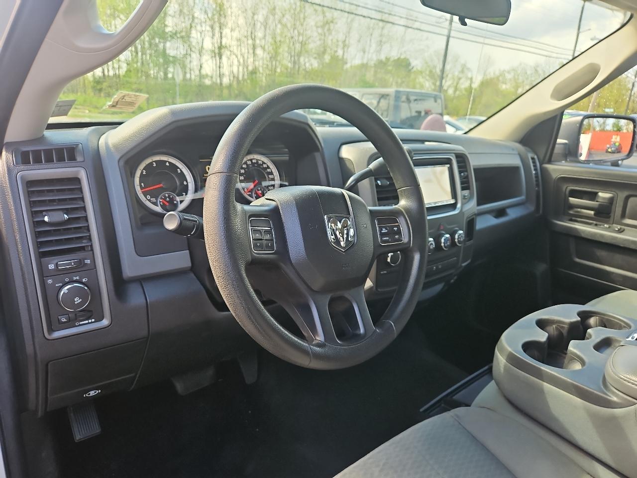 RAM 1500 Tradesman Crew Cab SWB 4WD 2014